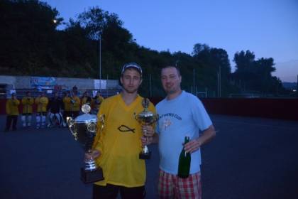 Marek_Heglas_prebera_cenu_pr_e_vitaza_Pantherscupu_2013_HBK_Fys_Rakova_original